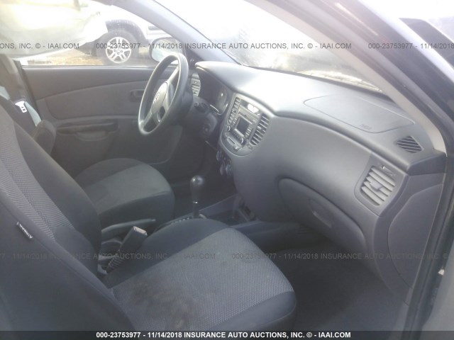 KNADH4A3XA6678017 - 2010 KIA RIO LX/SX BLACK photo 5