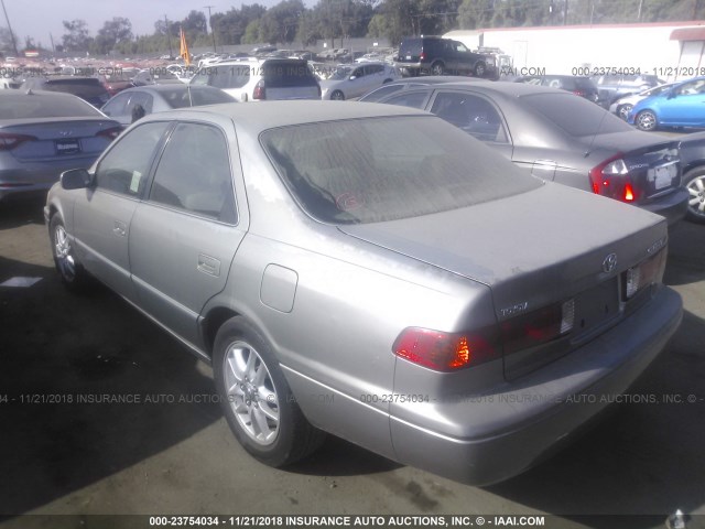 JT2BF28KXY0245062 - 2000 TOYOTA CAMRY LE/XLE 棕色 照片 3