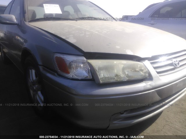 JT2BF28KXY0245062 - 2000 TOYOTA CAMRY LE/XLE 棕色 照片 6