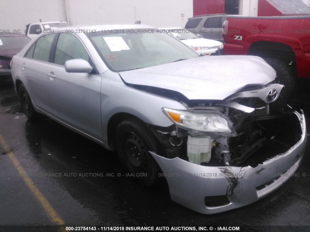 4T4BF3EK0BR133650 - 2011 TOYOTA CAMRY SE/LE/XLE 银色 照片 1
