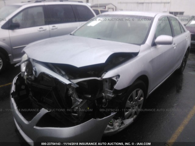 4T4BF3EK0BR133650 - 2011 TOYOTA CAMRY SE/LE/XLE 银色 照片 2