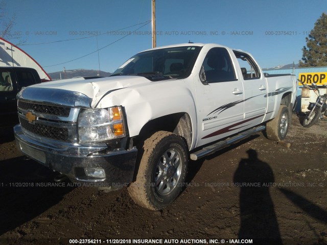 1GC1KYCG1CF178667 - 2012 CHEVROLET SILVERADO K2500 HEAVY DUTY LTZ WHITE photo 2