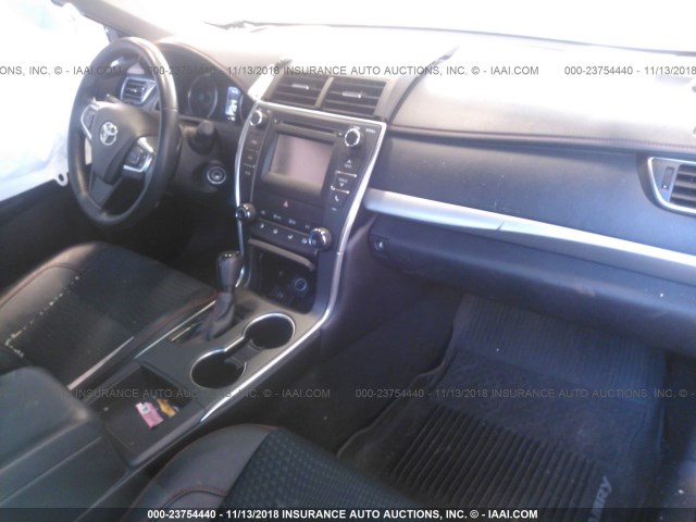 4T1BF1FK1FU962343 - 2015 TOYOTA CAMRY LE/XLE/SE/XSE BLUE photo 5