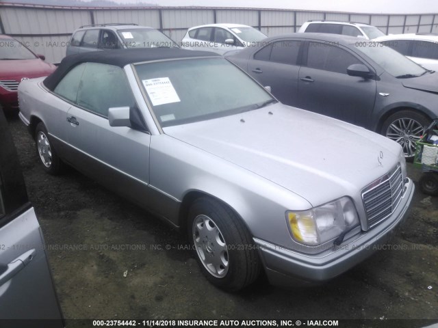 WDBEA66EXRC095492 - 1994 MERCEDES-BENZ E 320 SILVER photo 1