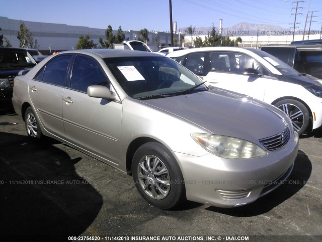 4T1BE32K95U013707 - 2005 TOYOTA CAMRY LE/XLE/SE BEIGE photo 1