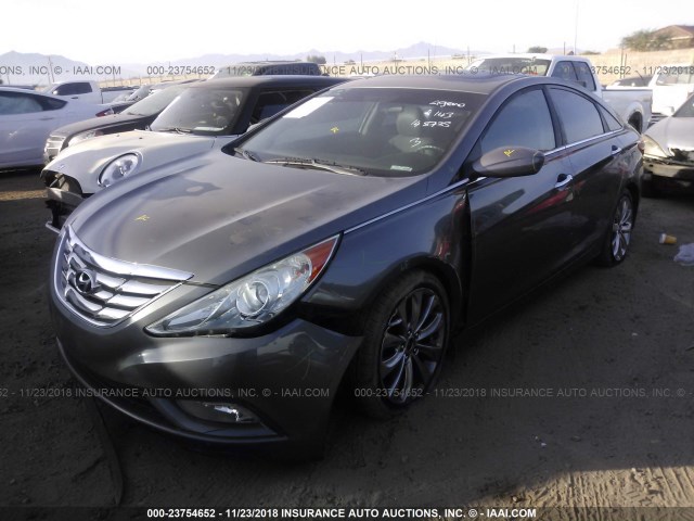 5NPEC4AC0BH030084 - 2011 HYUNDAI SONATA SE/LIMITED GRAY photo 2