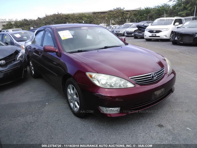 JTDBE32K653006207 - 2005 TOYOTA CAMRY LE/XLE/SE RED photo 1