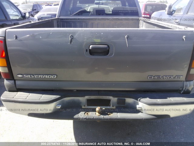 2GCEC19V2Y1234710 - 2000 CHEVROLET SILVERADO C1500 GRAY photo 6