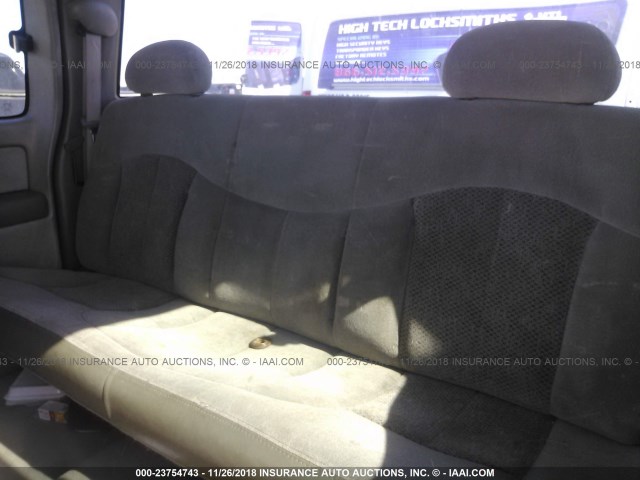 2GCEC19V2Y1234710 - 2000 CHEVROLET SILVERADO C1500 GRAY photo 8