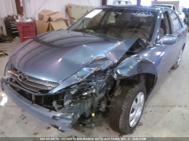 JTDBE32K320006856 - 2002 TOYOTA CAMRY LE/XLE/SE BLUE photo 6