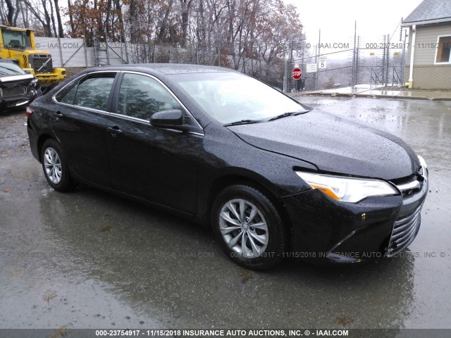 4T1BF1FK6GU208775 - 2016 TOYOTA CAMRY LE/XLE/SE/XSE BLACK photo 1