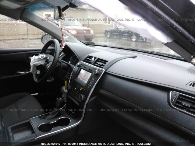 4T1BF1FK6GU208775 - 2016 TOYOTA CAMRY LE/XLE/SE/XSE BLACK photo 5