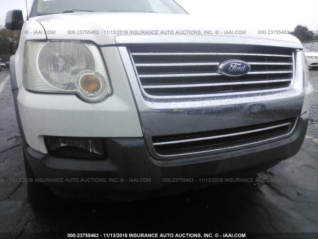 1FMEU63826UA17068 - 2006 FORD EXPLORER XLT WHITE photo 6