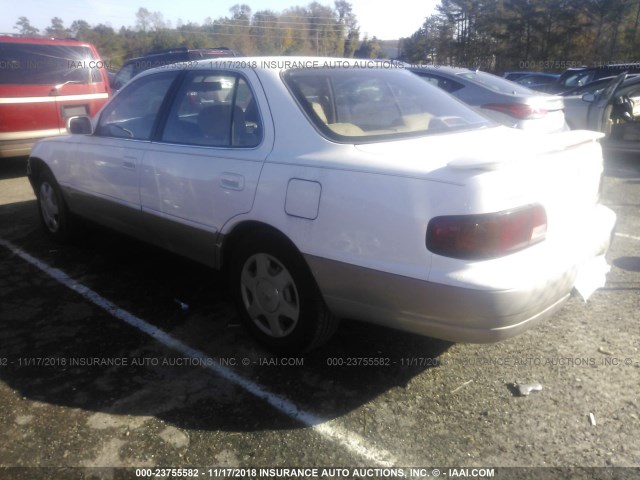 4T1BF12K7TU861633 - 1996 TOYOTA CAMRY LE/XLE/SE WHITE photo 3