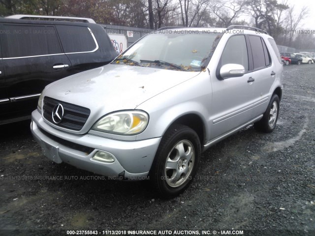 4JGAB57E14A493809 - 2004 MERCEDES-BENZ ML 350 SILVER photo 2