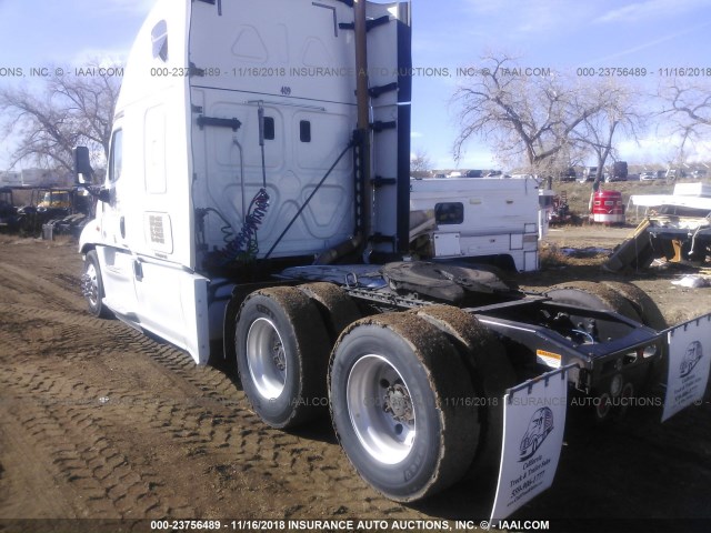 3AKJGLD56FSGP4572 - 2015 FREIGHTLINER CASCADIA 125  WHITE photo 3