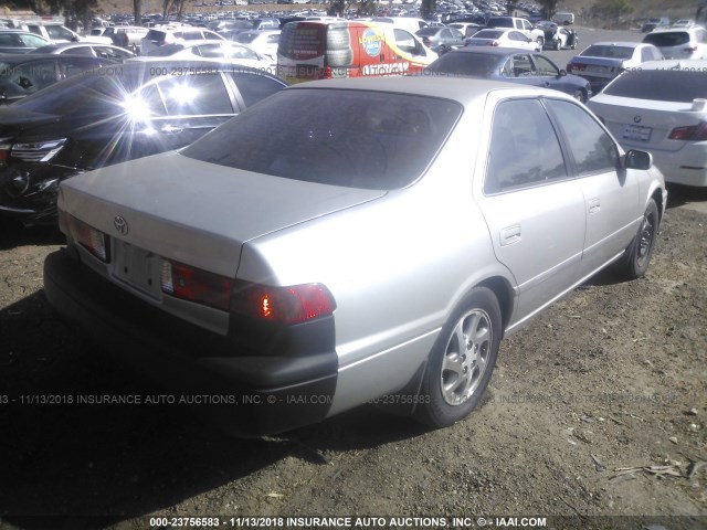 4T1BF22K81U119664 - 2001 TOYOTA CAMRY LE/XLE GRAY photo 4