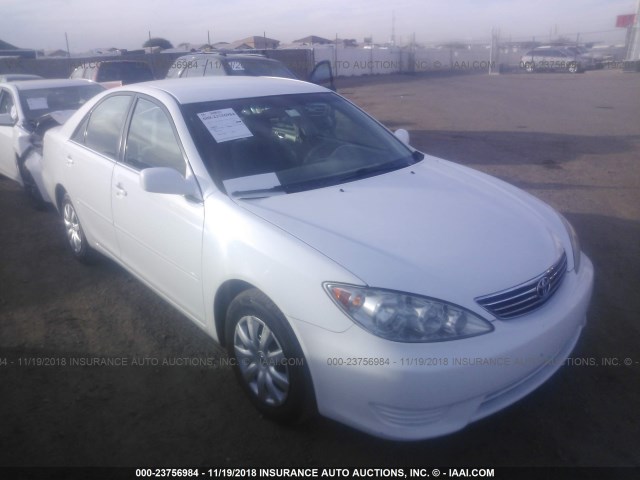 4T1BE32K16U723511 - 2006 TOYOTA CAMRY LE/XLE/SE WHITE photo 1
