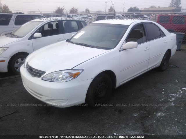 4T1BE32K23U156382 - 2003 TOYOTA CAMRY LE/XLE/SE WHITE photo 2
