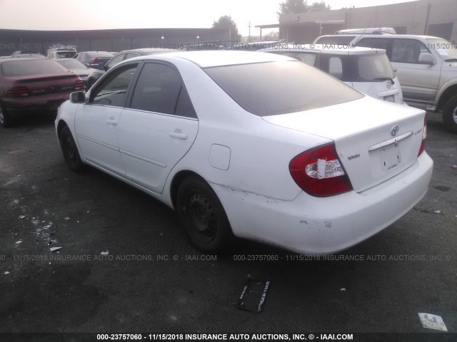 4T1BE32K23U156382 - 2003 TOYOTA CAMRY LE/XLE/SE WHITE photo 3