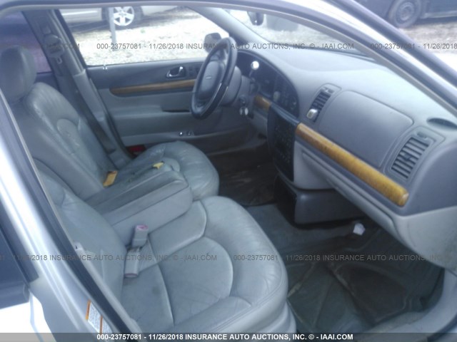 1LNHM97V81Y711490 - 2001 LINCOLN CONTINENTAL  GRAY photo 5