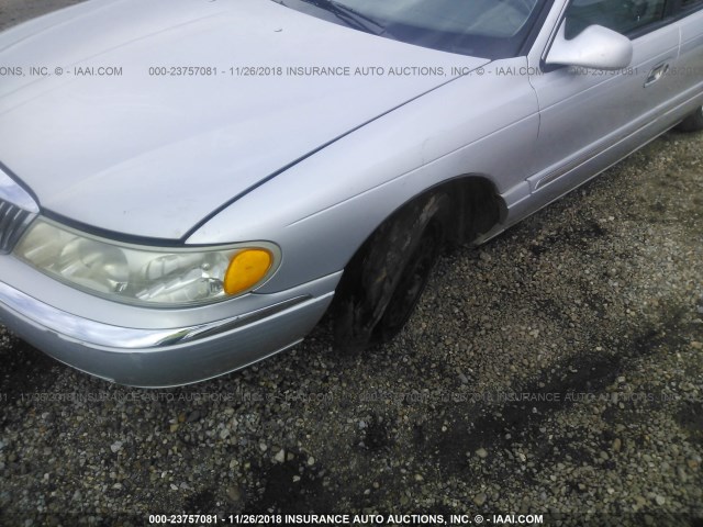 1LNHM97V81Y711490 - 2001 LINCOLN CONTINENTAL  GRAY photo 6