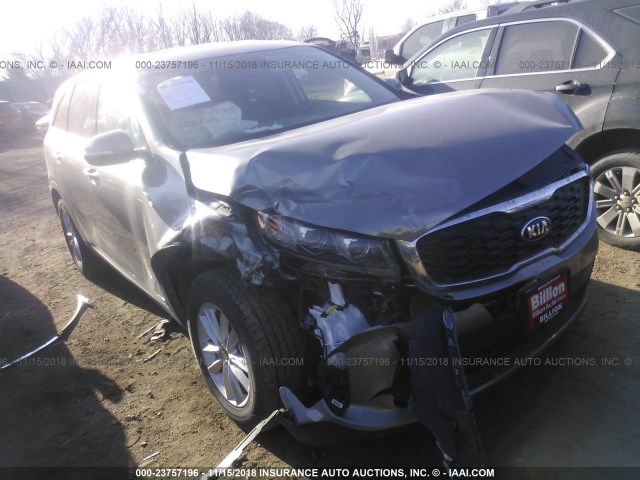 5XYPGDA34KG434445 - 2019 KIA SORENTO LX/L GRAY photo 1