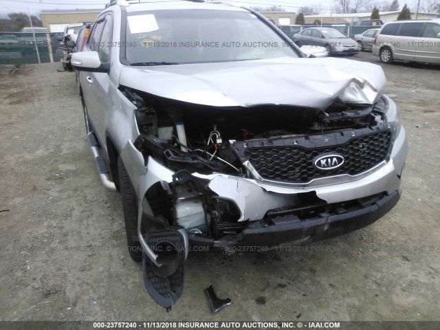 5XYKT3A67DG405910 - 2013 KIA SORENTO LX GRAY photo 6