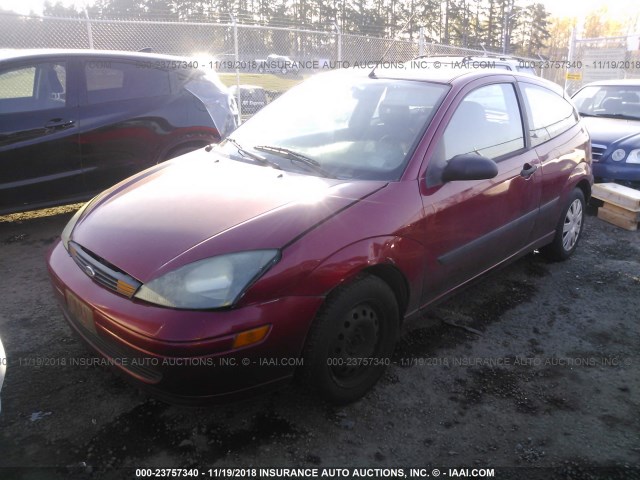 3FAFP313X4R100893 - 2004 FORD FOCUS ZX3 RED photo 2