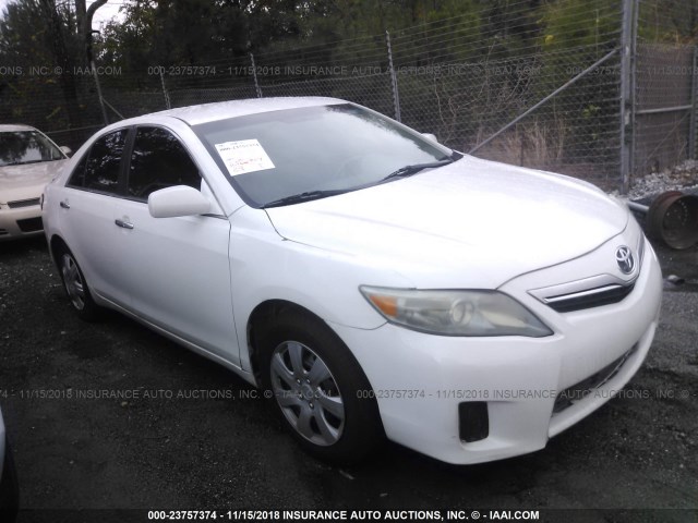 4T1BB3EK6BU137630 - 2011 TOYOTA CAMRY HYBRID WHITE photo 1