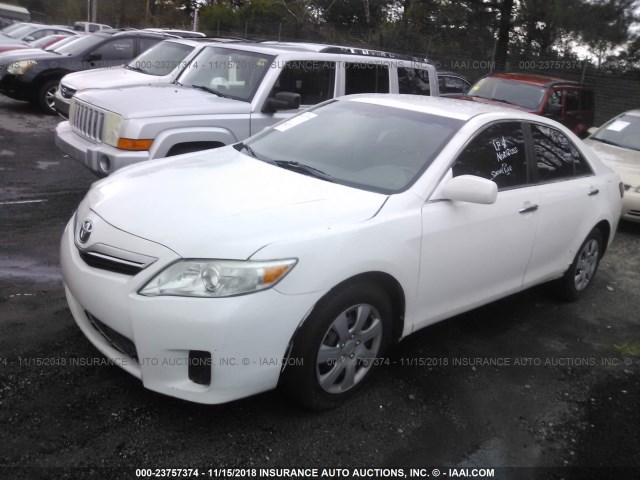 4T1BB3EK6BU137630 - 2011 TOYOTA CAMRY HYBRID WHITE photo 2