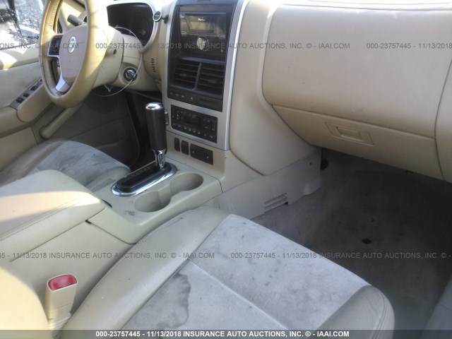 4M2EU48856UJ05978 - 2006 MERCURY MOUNTAINEER PREMIER WHITE photo 5