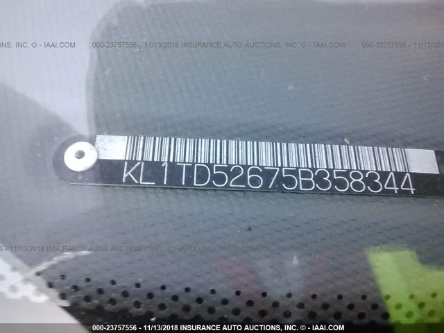 KL1TD52675B358344 - 2005 CHEVROLET AVEO LS BLUE photo 9