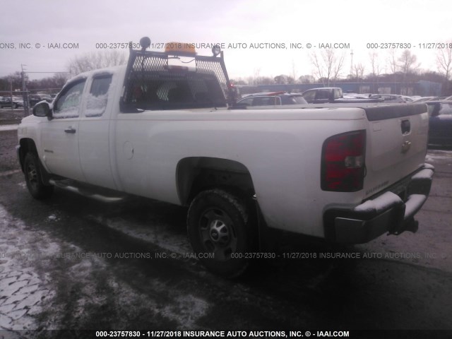 1GC2CVCG0CZ329139 - 2012 CHEVROLET SILVERADO C2500 HEAVY DUTY WHITE photo 3