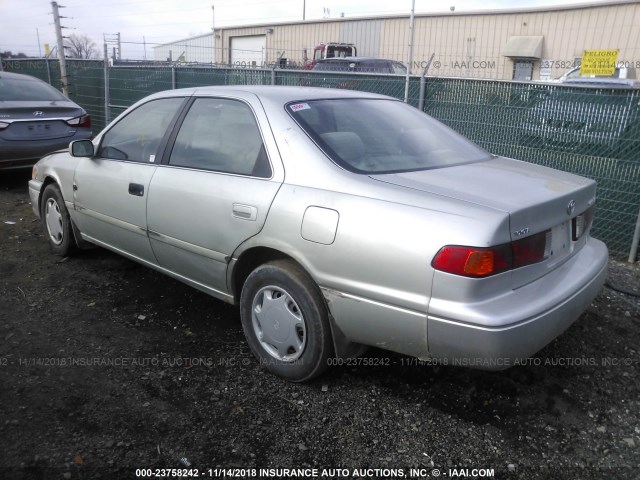 4T1BG22KXYU007844 - 2000 TOYOTA CAMRY CE/LE/XLE GRAY photo 3