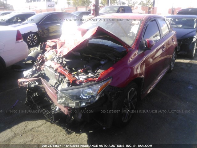 JTNKARJE2JJ569508 - 2018 TOYOTA COROLLA IM RED photo 2