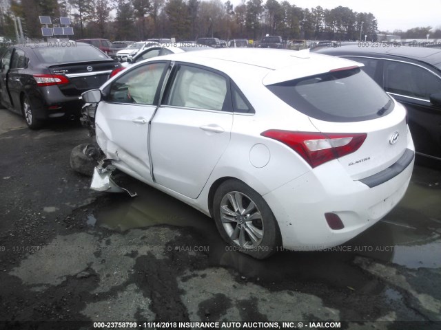 KMHD35LE8DU097035 - 2013 HYUNDAI ELANTRA GT WHITE photo 3