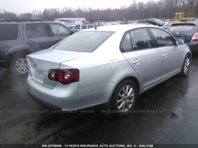 3VWRZ7AJ4AM137581 - 2010 VOLKSWAGEN JETTA SE/SEL SILVER photo 4