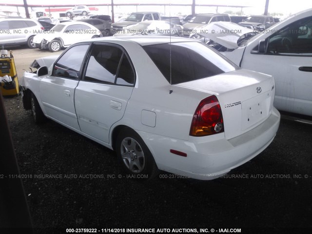 KMHCG45C35U661780 - 2005 HYUNDAI ACCENT GL WHITE photo 3