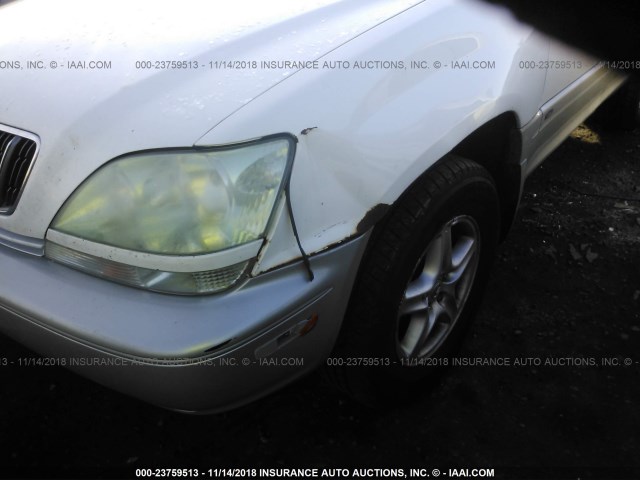 JTJHF10U530312830 - 2003 LEXUS RX 300 WHITE photo 6