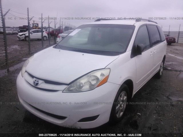 5TDZK23C18S190497 - 2008 TOYOTA SIENNA CE/LE WHITE photo 2