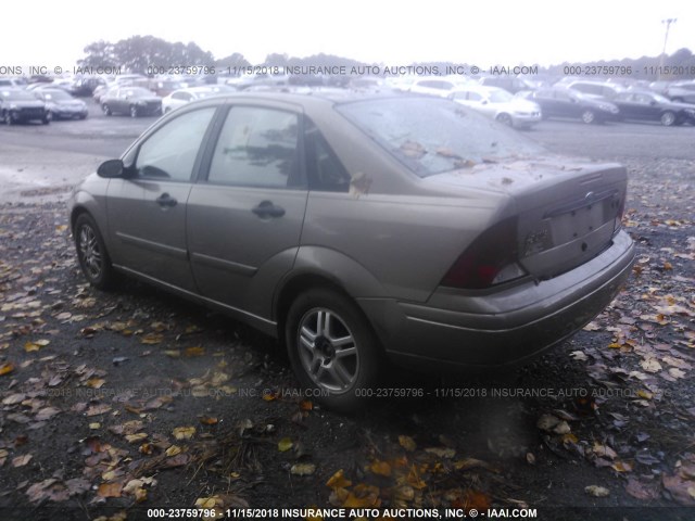 1FAFP34P93W152803 - 2003 FORD FOCUS SE/SE COMFORT/SE SPORT GOLD photo 3