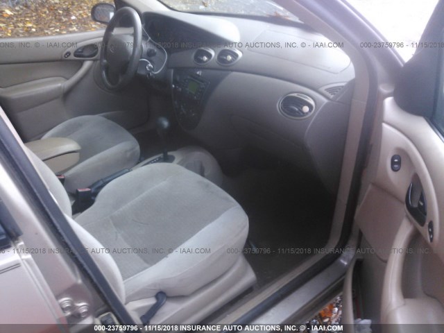 1FAFP34P93W152803 - 2003 FORD FOCUS SE/SE COMFORT/SE SPORT GOLD photo 5