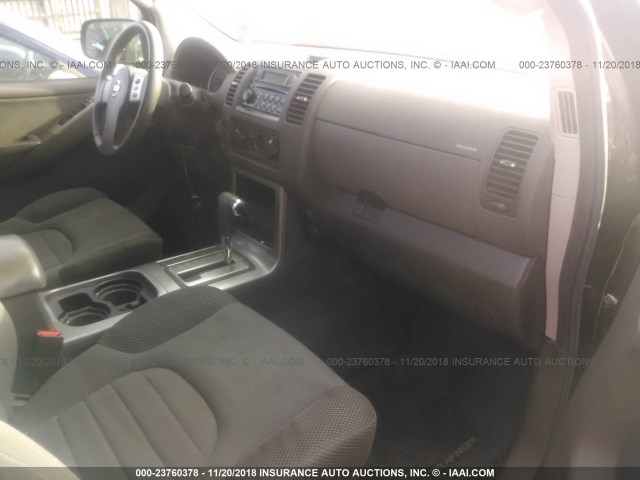 5N1AR18W56C675628 - 2006 NISSAN PATHFINDER LE/SE/XE BLACK photo 5