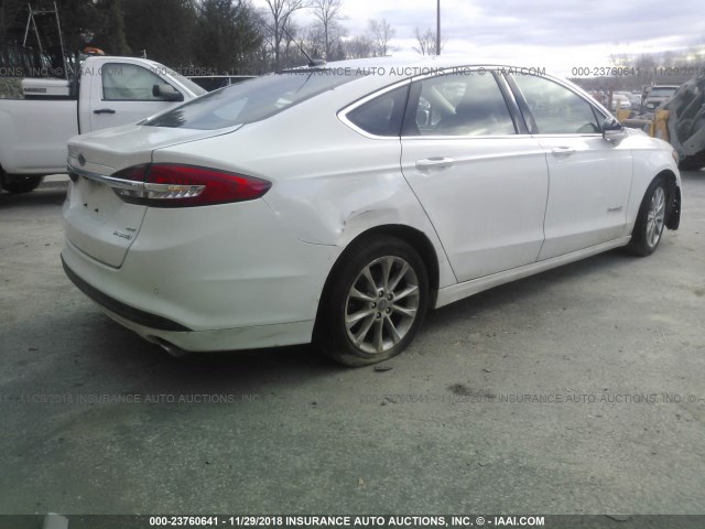 3FA6P0LUXHR376825 - 2017 FORD FUSION SE HYBRID WHITE photo 4