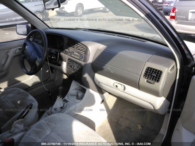 3VWRB81H5WM224789 - 1998 VOLKSWAGEN JETTA GL BLACK photo 5