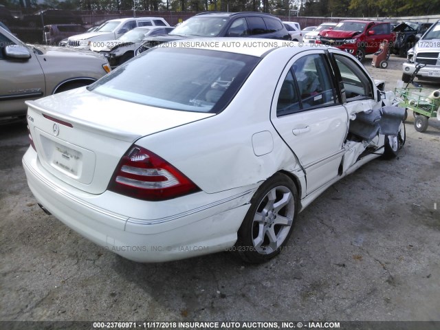 WDBRF52HX7F926465 - 2007 MERCEDES-BENZ C 230 WHITE photo 4