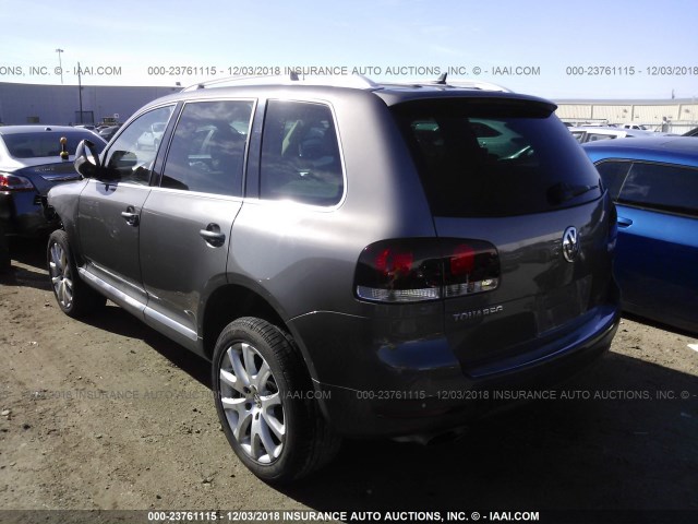 WVGCB77L68D003257 - 2008 VOLKSWAGEN TOUAREG 2 V8 GRAY photo 3