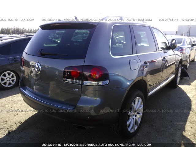 WVGCB77L68D003257 - 2008 VOLKSWAGEN TOUAREG 2 V8 GRAY photo 4