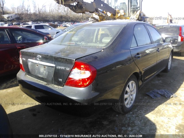 4T1BF30K13U059271 - 2003 TOYOTA CAMRY LE/XLE/SE BLACK photo 4